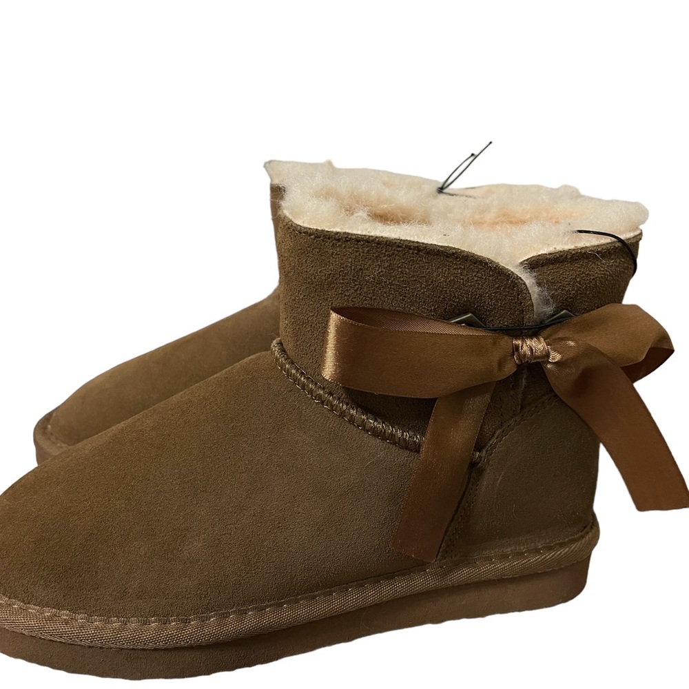 Bear Paw Women’s Boots - Picture 2 of 8